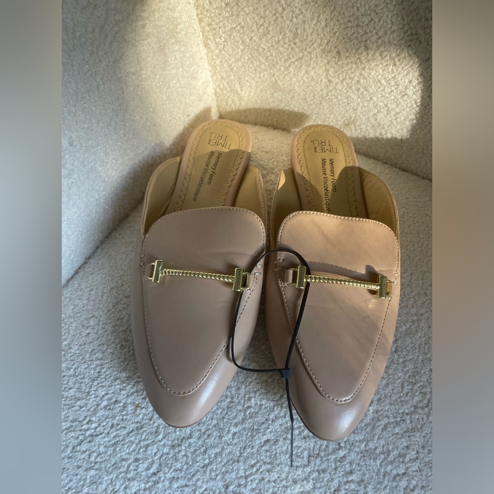 Time and Tru memory foam pastel blush pink Loafers with Gold Accent size 6 NWOT